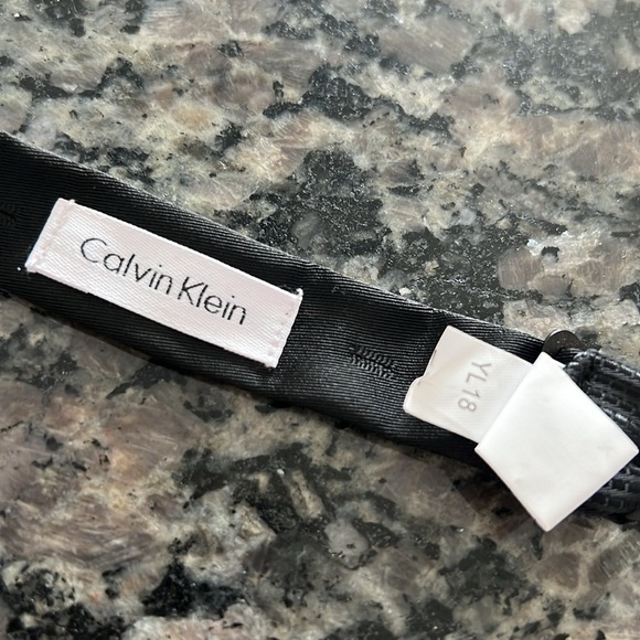 Calvin Klein Bow Tie EUC - Picture 4 of 7